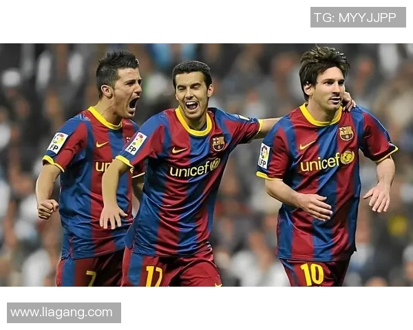 全球最顶级足球巨星集结：从梅西到C罗，谁才是真正的足坛王者